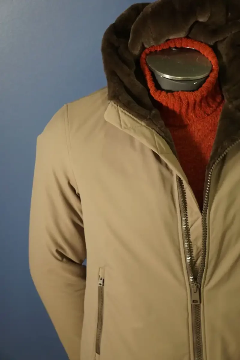 parka Herno beige et pull Gran Sasso brique 1